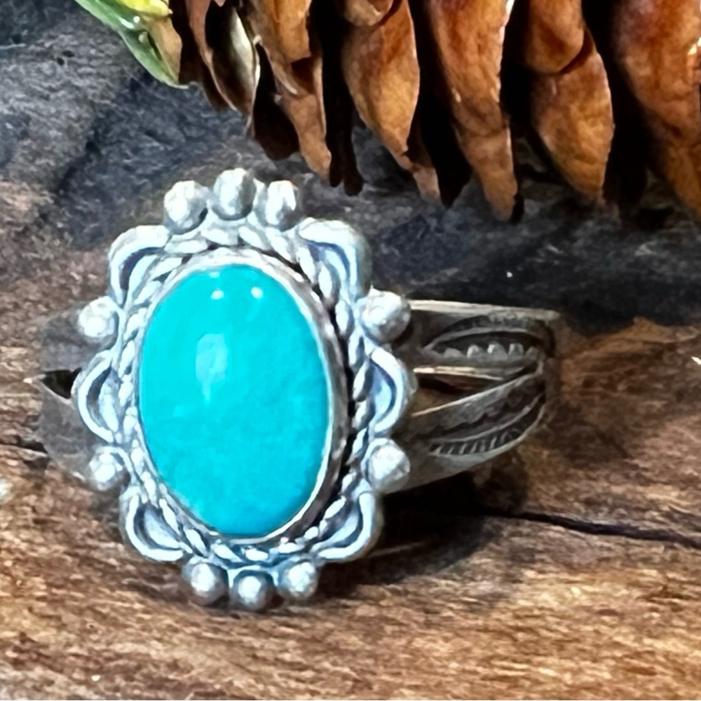 NOS Navajo Ring Green Blue Turquoise Oval Dainty Bell Trading Post Sterling 9